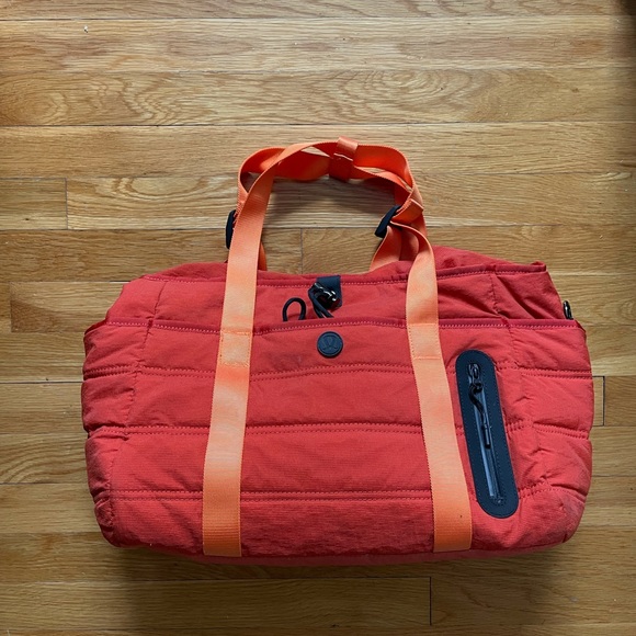 lululemon athletica Handbags - LULULEMON DASH ALL DAY DUFFEL WORKOUT GYM BAG 20L